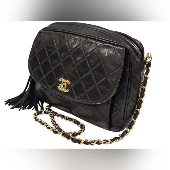 CHANEL Black Lambskin Camera Bag Vintage - Picture 6 of 16